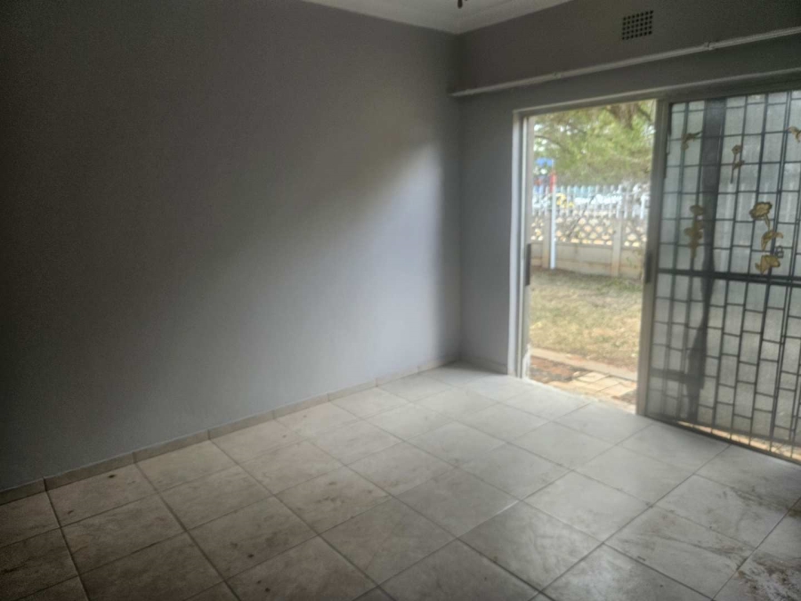 To Let 2 Bedroom Property for Rent in Rhodesdene Northern Cape